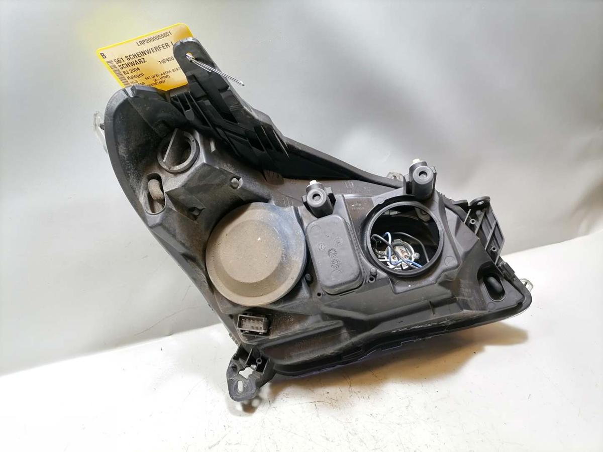 Opel Astra H Scheinwerfer vorn links Halogen schwarzer Hintergrund Zubehör Bj.2004